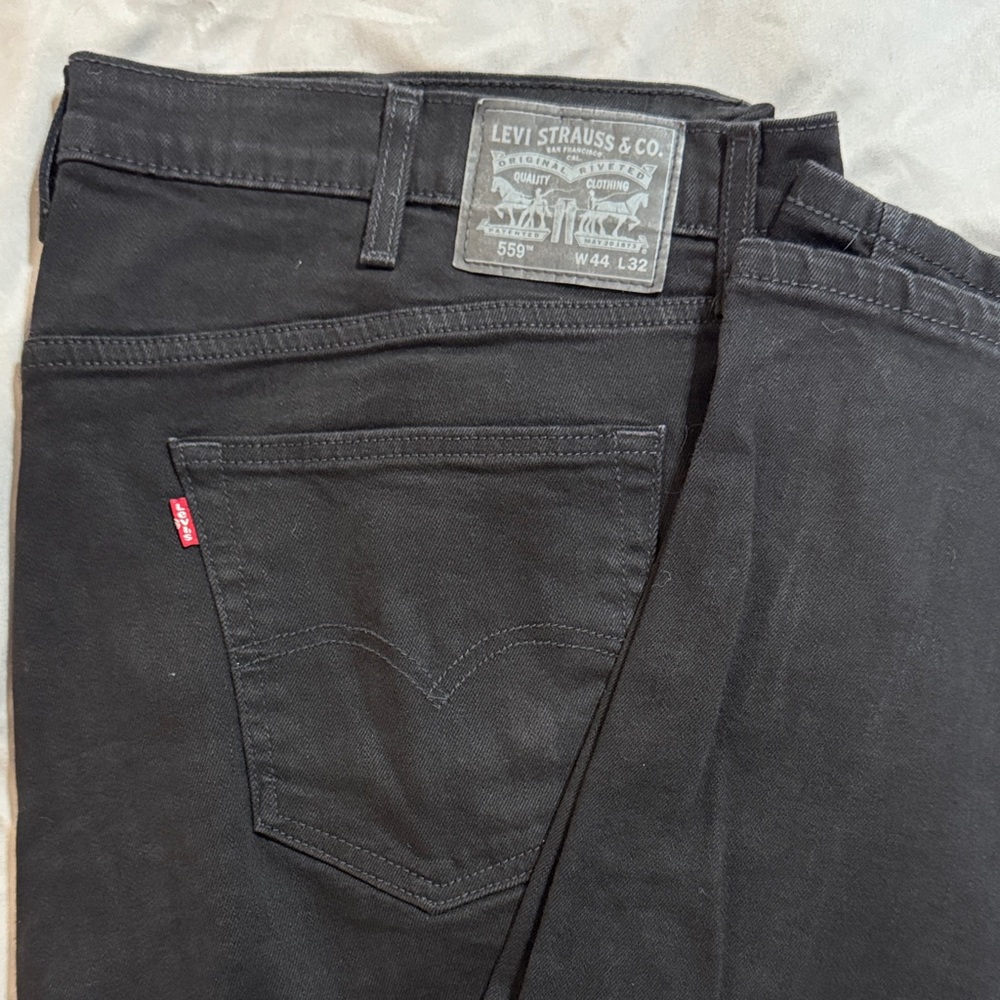 Levi's 559 Men's Black Jeans 44 x 32